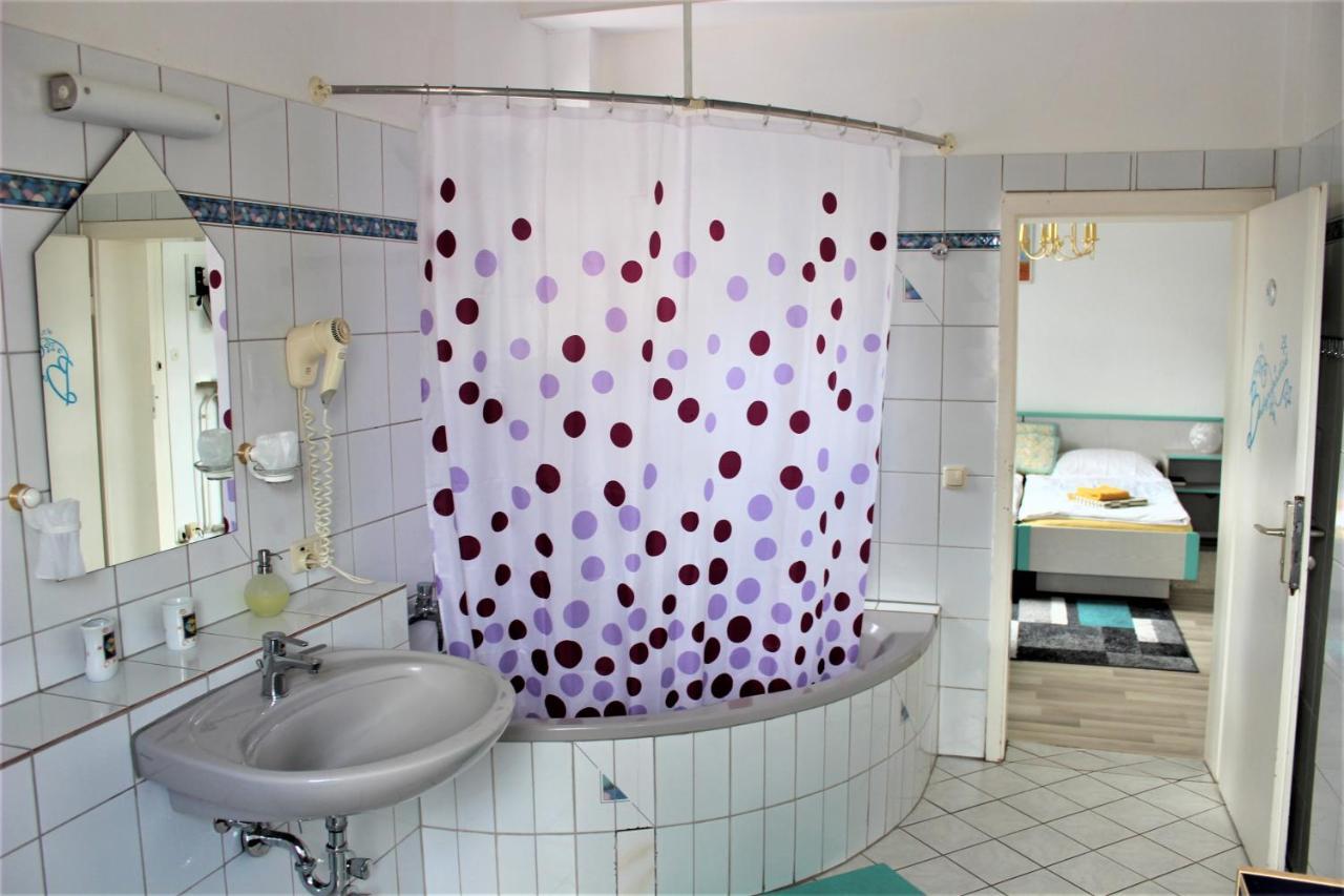 Hotel Zur Post Schwanheim Francoforte sul Meno Esterno foto